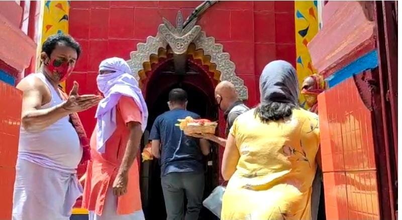 चैती नवरात्र शुरू, मां छिन्नमस्तिके मंदिर में दिखा कोरोना का कहर, भक्त रहे नदारद. – दृष्टि नाउ